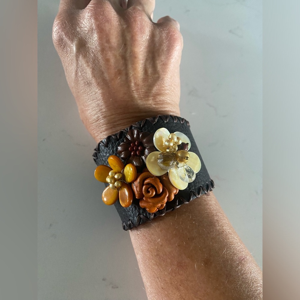 Handcrafted Floral Leather Cuff Bracelet - Brown & Ivory
